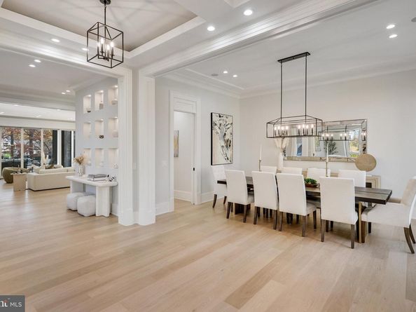 725 Lawton Street, Mclean VA 22101