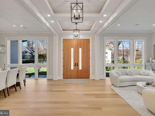 725 Lawton Street, Mclean VA 22101
