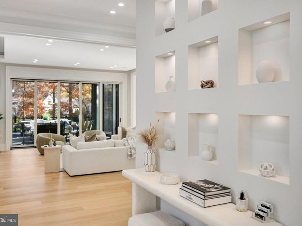 725 Lawton Street, Mclean VA 22101