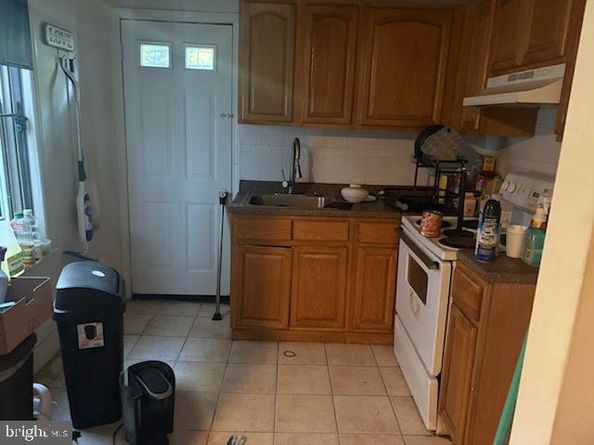 2724 W Seltzer Street, Philadelphia PA 19132