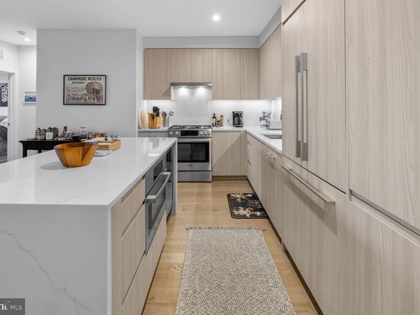 737 Swann Avenue 310, Alexandria VA 22301