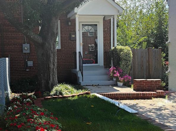 102 S Ingram Street, Alexandria VA 22304
