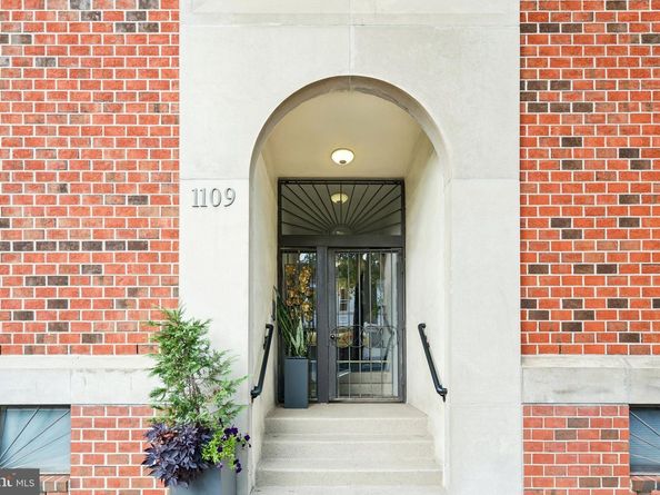 1109 South Street A, Philadelphia PA 19147
