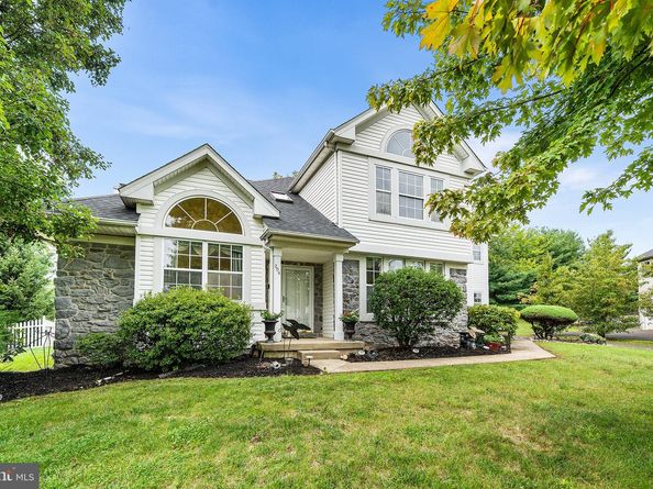 204 Somerset Circle, Chalfont PA 18914