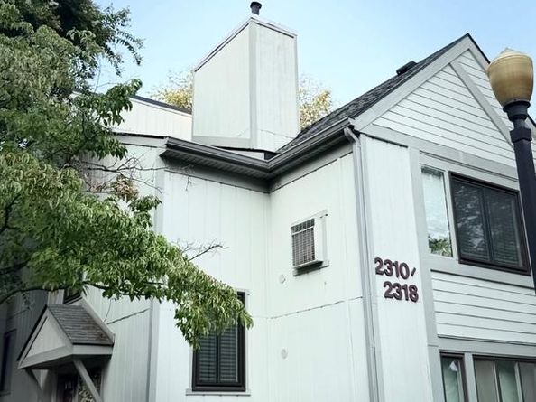 2318 Hunters Run Drive 2318, Reston VA 20191