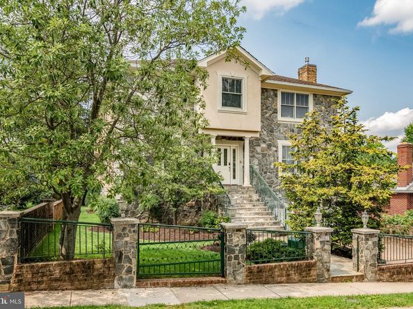 2138 Patrick Henry Drive, Arlington VA 22205