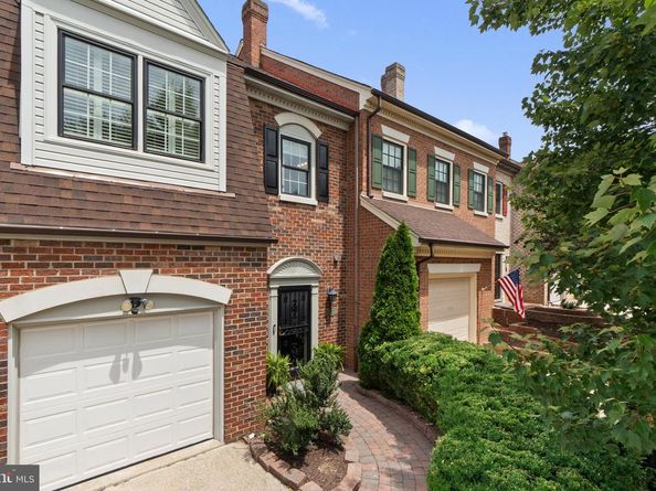 6312 Chaucer View Circle, Alexandria VA 22304
