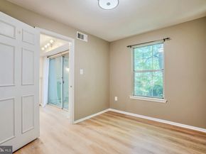 7717 Inversham Drive 116, Falls Church VA 22042