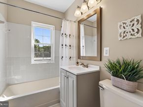 1811 Key Boulevard 10532, Arlington VA 22201