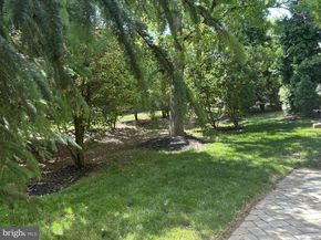 46 Rampart Drive, Chesterbrook PA 19087