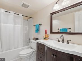 3800 Powell Lane 1219, Falls Church VA 22041