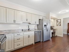 3800 Powell Lane 1219, Falls Church VA 22041