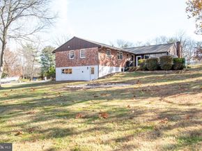 423 Brownsburg Road W, Newtown PA 18940