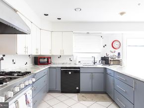 36 Summer Place, Huntingdon Valley PA 19006