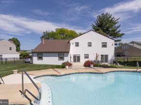 36 Summer Place, Huntingdon Valley PA 19006
