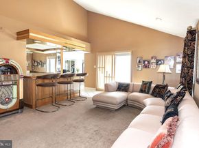36 Summer Place, Huntingdon Valley PA 19006