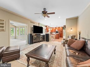 1424 Ridgewood Lane, Newtown PA 18940