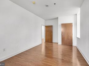 1001 Chestnut Street 1003W, Philadelphia PA 19107