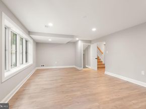 3667 N Harrison Street, Arlington VA 22207
