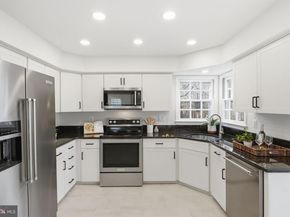 1285 Lamplighter Way, Reston VA 20194