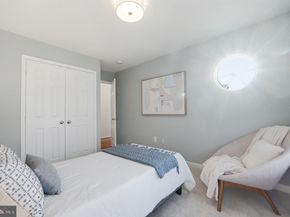 1285 Lamplighter Way, Reston VA 20194