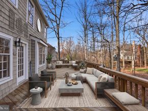 1285 Lamplighter Way, Reston VA 20194