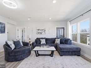 12875 Mosaic Park Way 4X, Herndon VA 20171