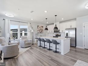 12875 Mosaic Park Way 4X, Herndon VA 20171