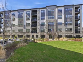 12875 Mosaic Park Way 4X, Herndon VA 20171