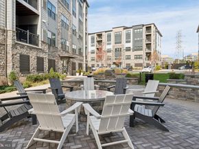 12875 Mosaic Park Way 4X, Herndon VA 20171