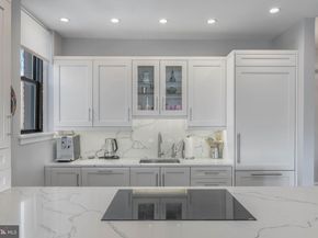 250 S 13TH Street 12E, Philadelphia PA 19107