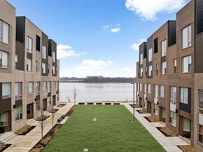 3208 Parkview Walk, Philadelphia PA 19125