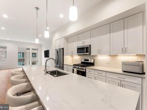 3208 Parkview Walk, Philadelphia PA 19125