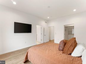 3208 Parkview Walk, Philadelphia PA 19125