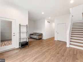 3208 Parkview Walk, Philadelphia PA 19125