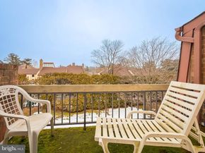 44303 Delaire Landing Road 303, Philadelphia PA 19114