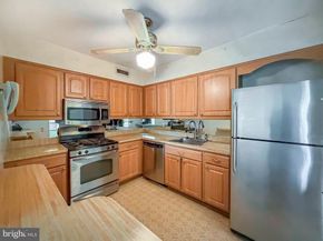 44303 Delaire Landing Road 303, Philadelphia PA 19114