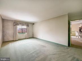 44303 Delaire Landing Road 303, Philadelphia PA 19114