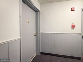 44303 Delaire Landing Road 303, Philadelphia PA 19114