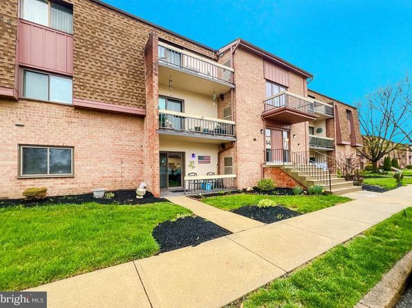 44303 Delaire Landing Road 303, Philadelphia PA 19114