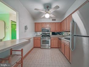 44303 Delaire Landing Road 303, Philadelphia PA 19114