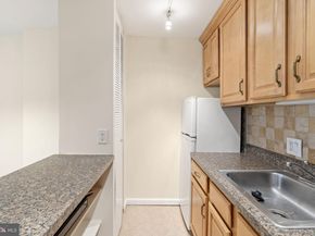 1901 John F Kennedy Boulevard 816, Philadelphia PA 19103