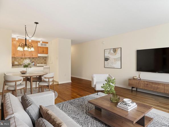 1901 John F Kennedy Boulevard 816, Philadelphia PA 19103