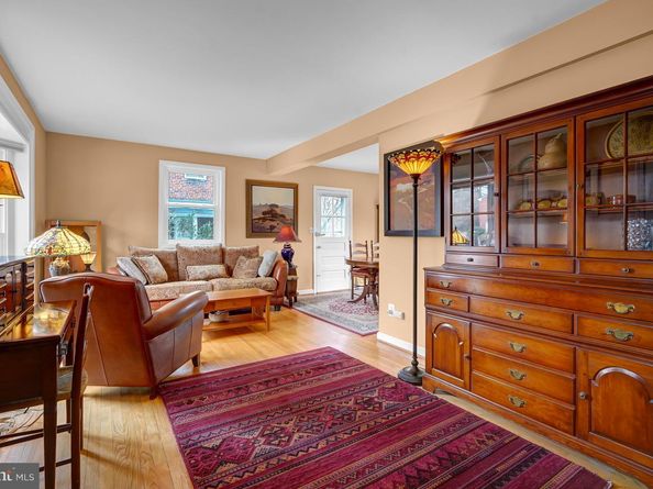 110 E Taylor Run Parkway, Alexandria VA 22314