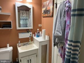 75 Lamport Road, Upper Darby PA 19082