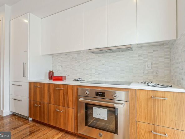 621 S 24TH Street 206, Philadelphia PA 19146