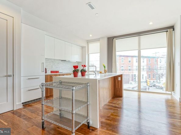 621 S 24TH Street 206, Philadelphia PA 19146