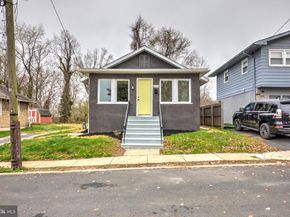 632 Greenhill Road, Sharon Hill PA 19079