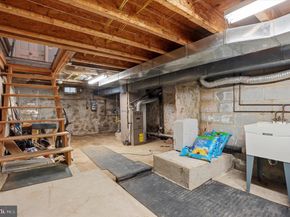 1040 N Leithgow Street, Philadelphia PA 19123