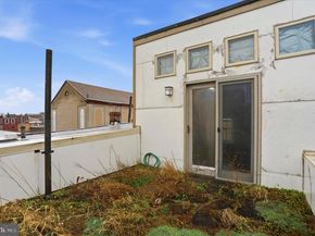 1040 N Leithgow Street, Philadelphia PA 19123